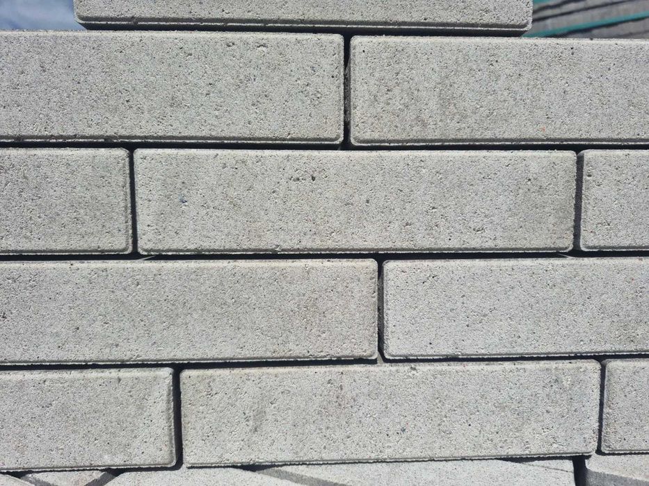 Palisada Betonowa Linea Kostka Brukowa kolor biały 5,5x22,5 cm Obrzeże
