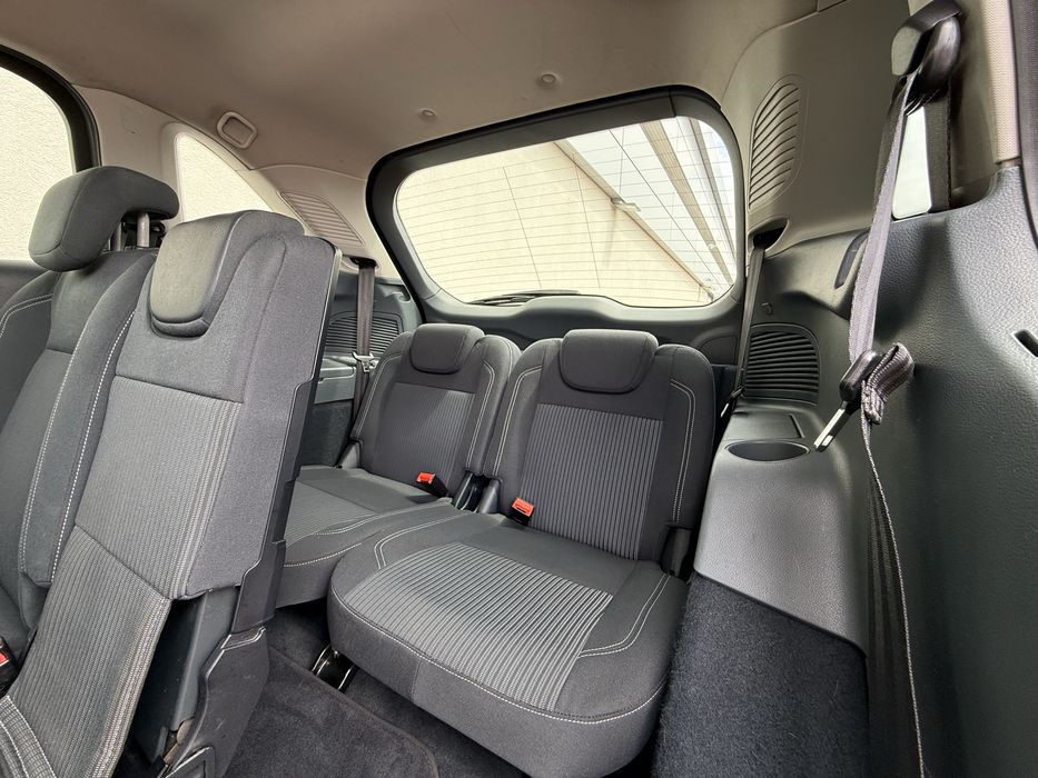 Ford Grand C-Max — fotografia 12