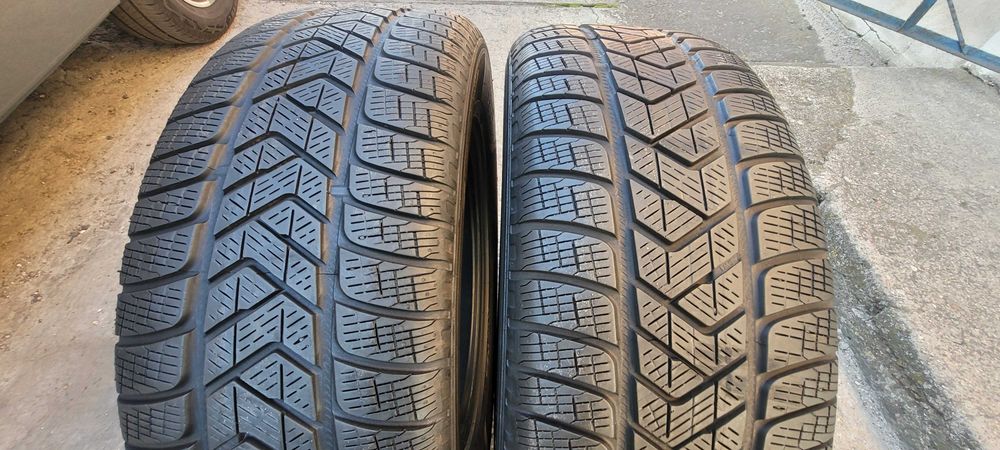 235 / 65  R 17    Pirelli  / Zima