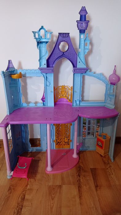 Zamek dla lalek Barbie