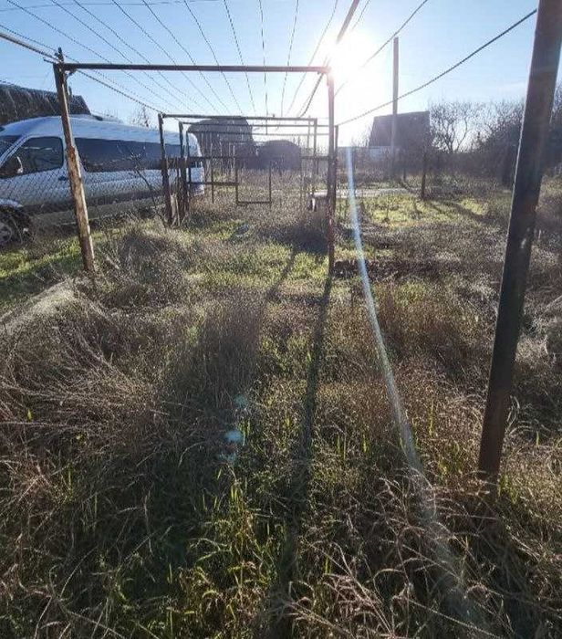 Дачний будинок з участком