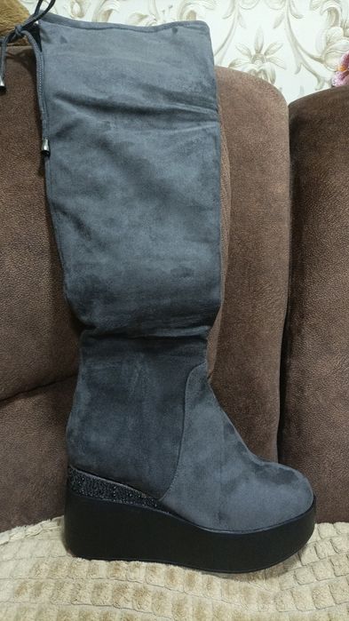 Продам сапоги зі штучної замші нові