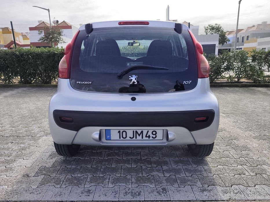Peugeot 107  Black & Silver 2010 Nacional  87 mil km revisões origem
