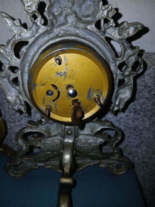 Antigos  Relógios de  Corda