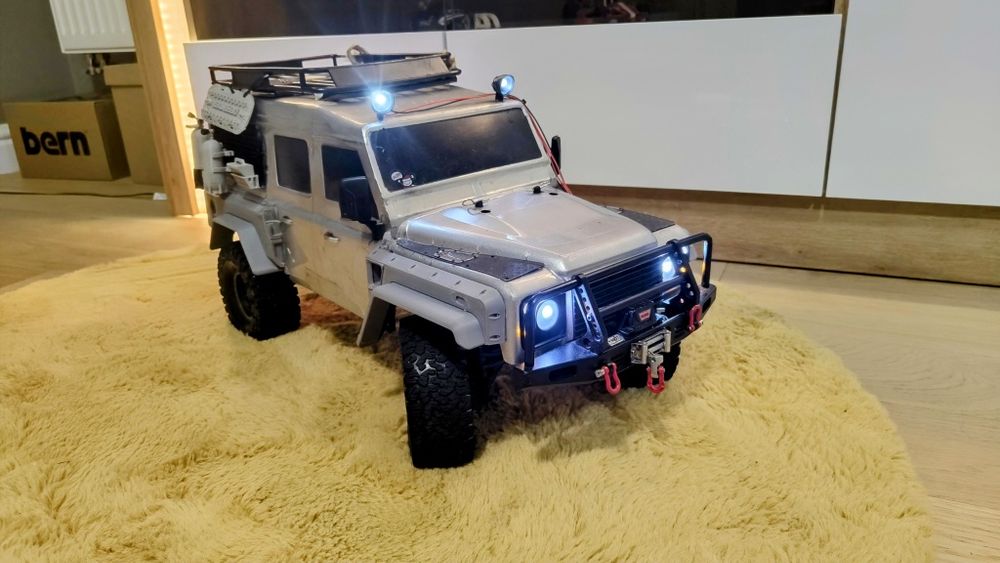 Model samochodu rc 1/10 land Rover Defender 110