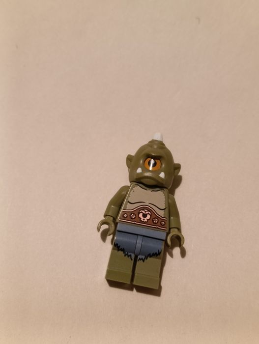 LEGO Minifigures Seria 9 2013r. Cyklop stan bardzo dobry bez maczugi