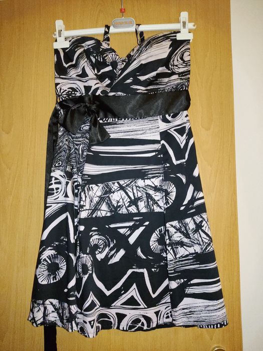 Vestido midi preto e branco