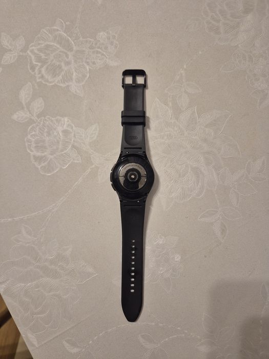Часи Galaxy Watch CLASSIC