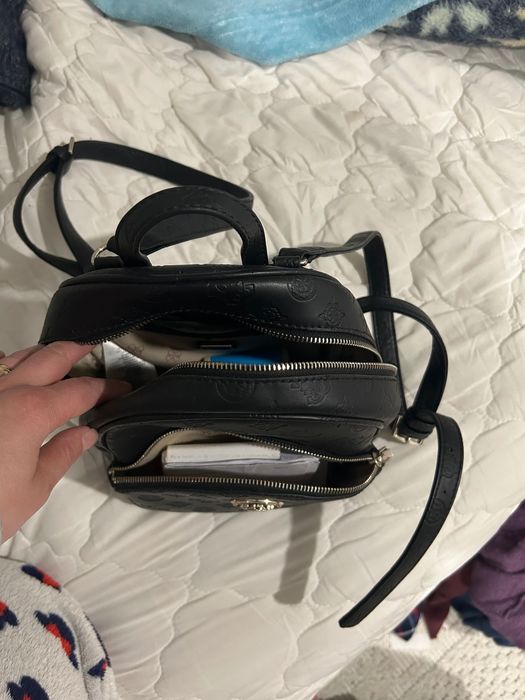 Mochila  Guess pratica