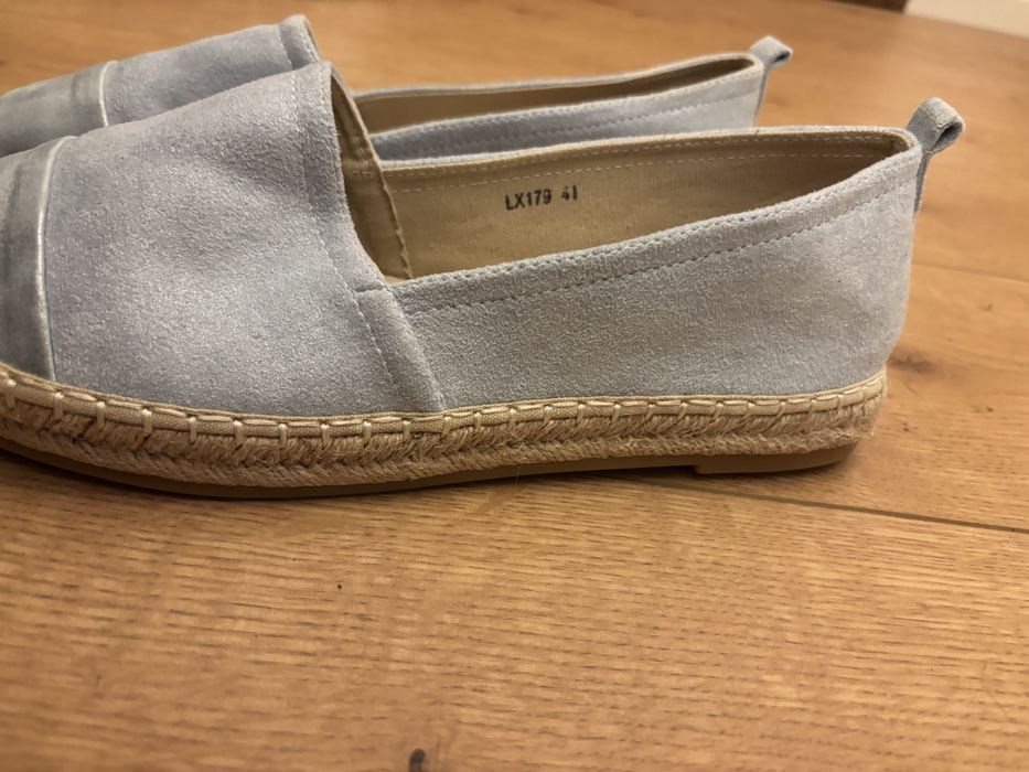 nowe niebieskie skorzane espadryle