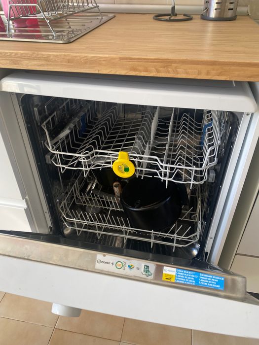 Lava loiça Indesit