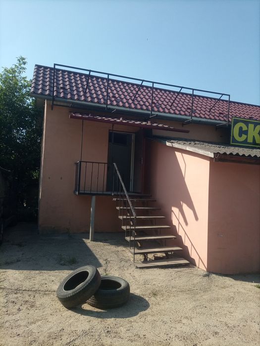 Здається  приміщення при  в'їзді  в  гаражний  кооператив  18  пів-кіл