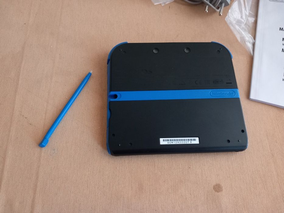 Consola Nintendo 2 ds em caixa