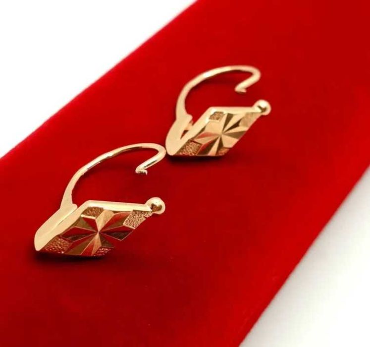 Złote kolczyki wiszące romby pr.583 W:3,73gr InterSKLEP