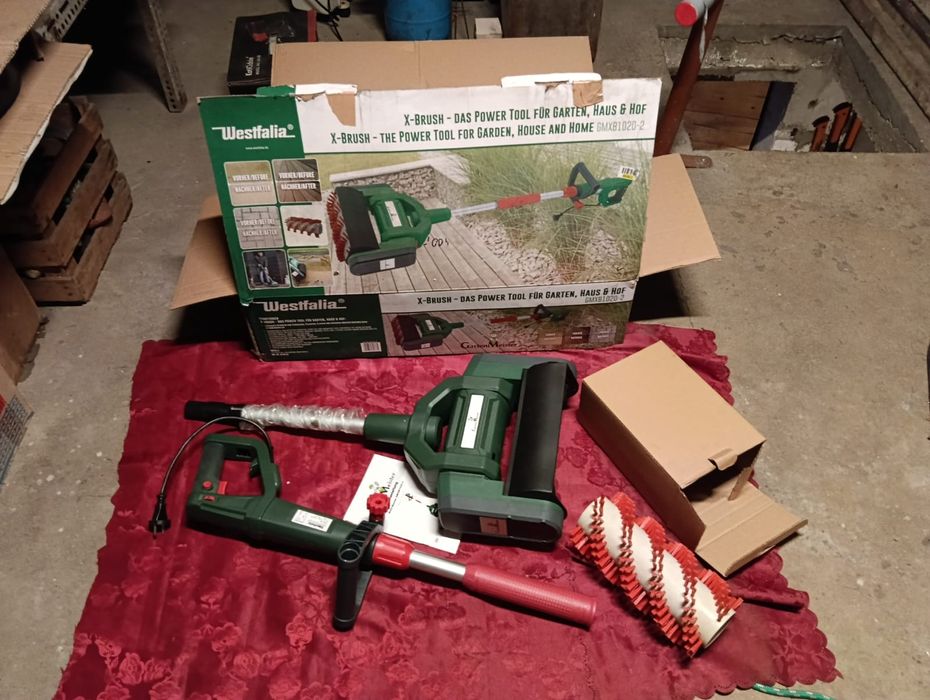 Elektryczna szczotka do bruków i tarasów