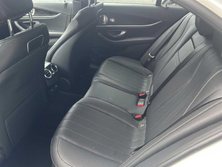 Mercedes-Benz E-Class E 300      2018