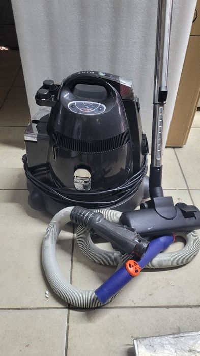 Пилосос з аквафільтром Lura  для очищення повітря і поверхонь