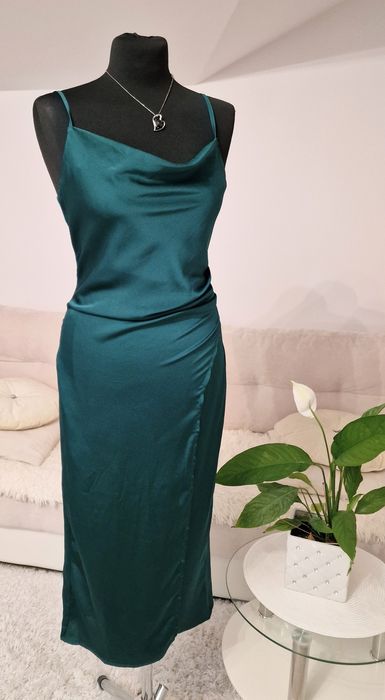 Sukienka na ramiączkach,