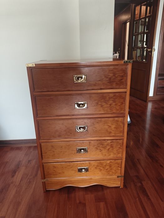 Movel com prateleiras