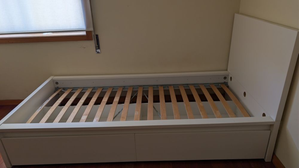 Cama IKEA MALM 90x200 com Estrado e 2 Gavetas de Arrumação