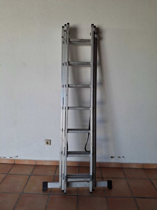Escada de alumínio tripla de 6 metros