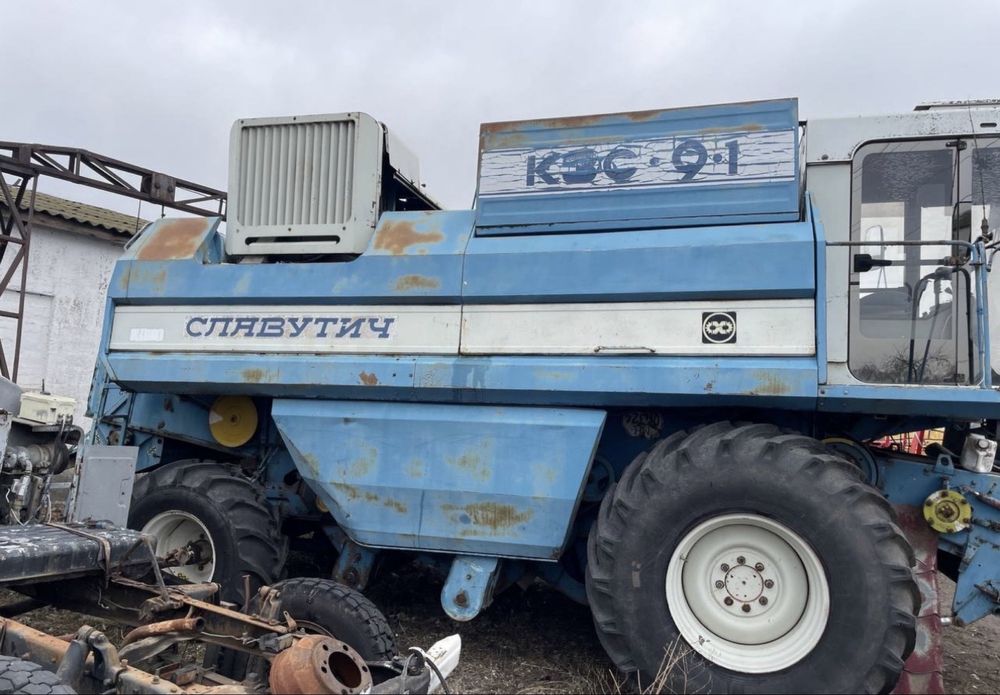 Комбайн СЛАВУТИЧ  КЗС-9.1 робочий