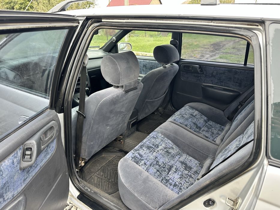 Toyota carina e 1.8