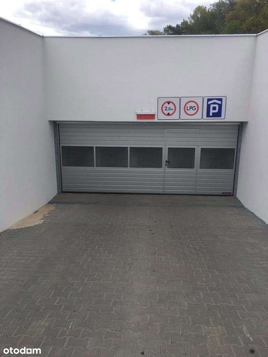 Miejsce postojowe w hali garażowej do wynajęcia ul. Prosta, - Więcej