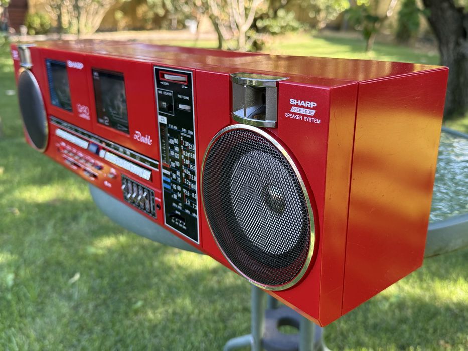 Продам магнитоллу Sharp QT-90ZR