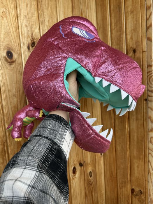 Шапка іграшка динозавр з блискітками рожевий динозавр universal jurassic park