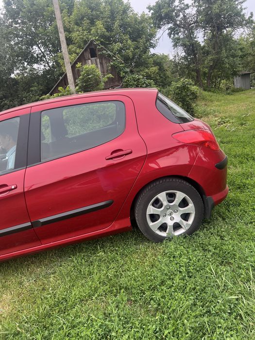 Автомобіль peugeot 308