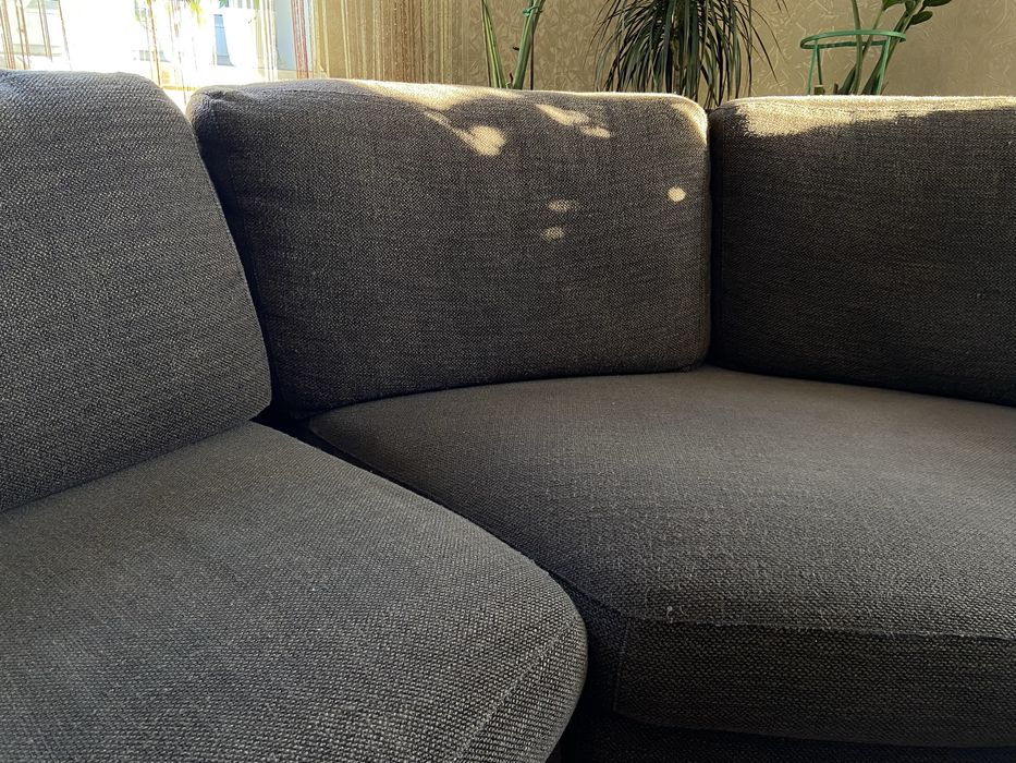 Диван кутовий коричневий