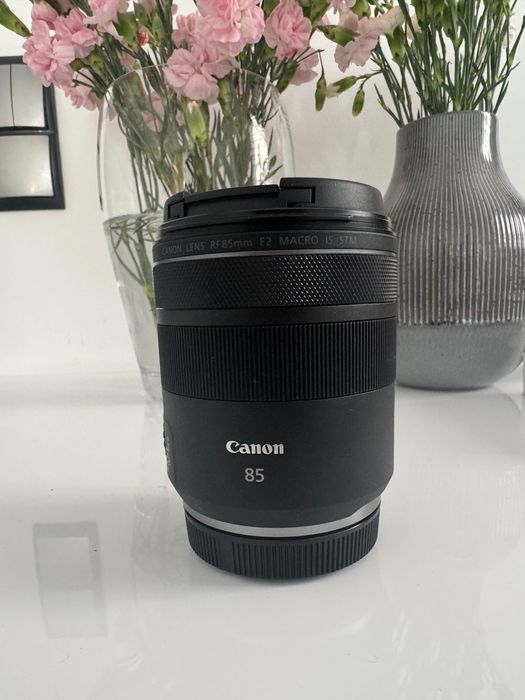 Obiektyw CANON RF 85mm f/2 Macro IS STM