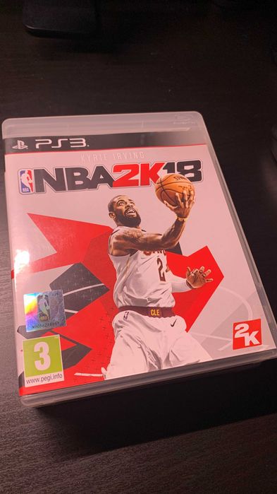 PlayStation 3 usada (2 comandos) + 7 jogos incluídos