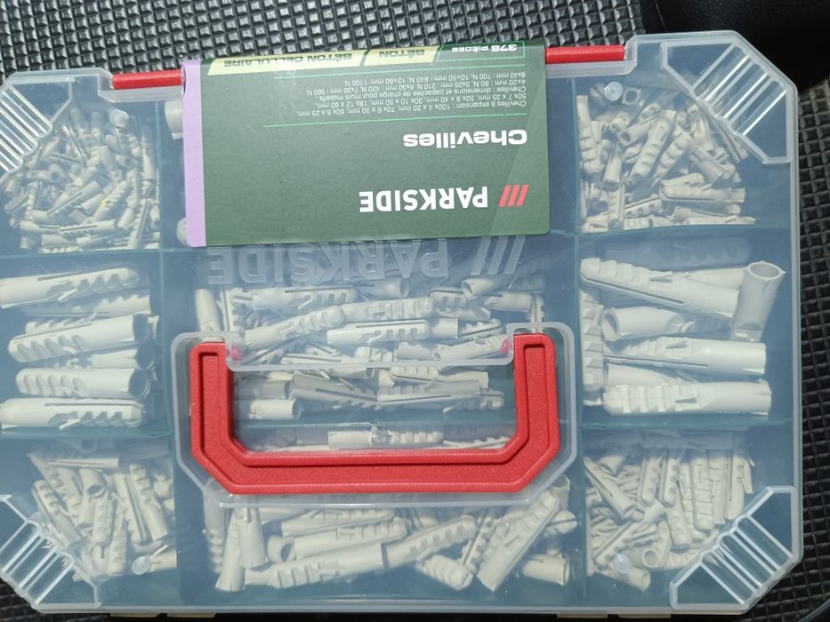 Zestaw kołków rozporowych