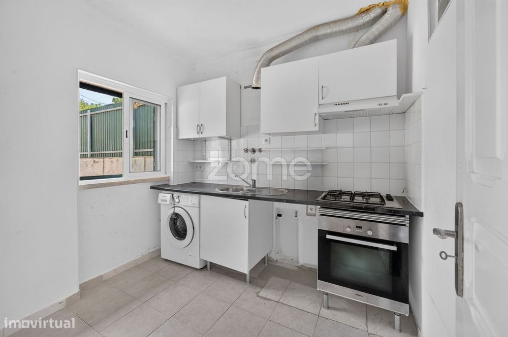 Andar de Moradia T2 com Terraço em Caneças
