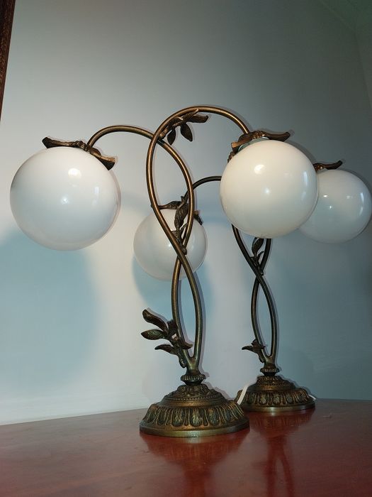 Par de candeeiros antigos de mesa