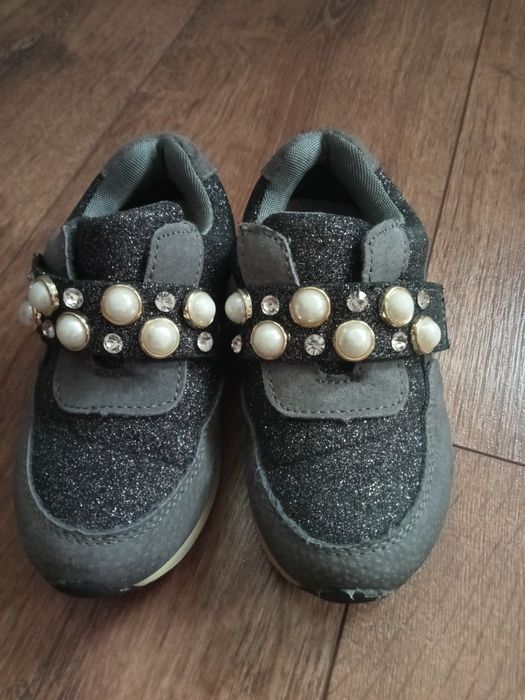 Кросівки на дівчинку 25 розмір