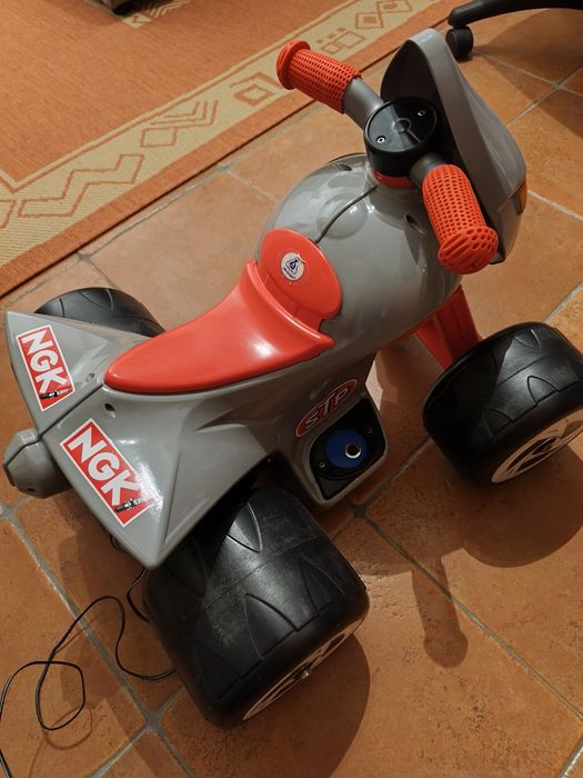 Moto elétrica criança 2/3 anos, restaurada, bateria nova c/carregador