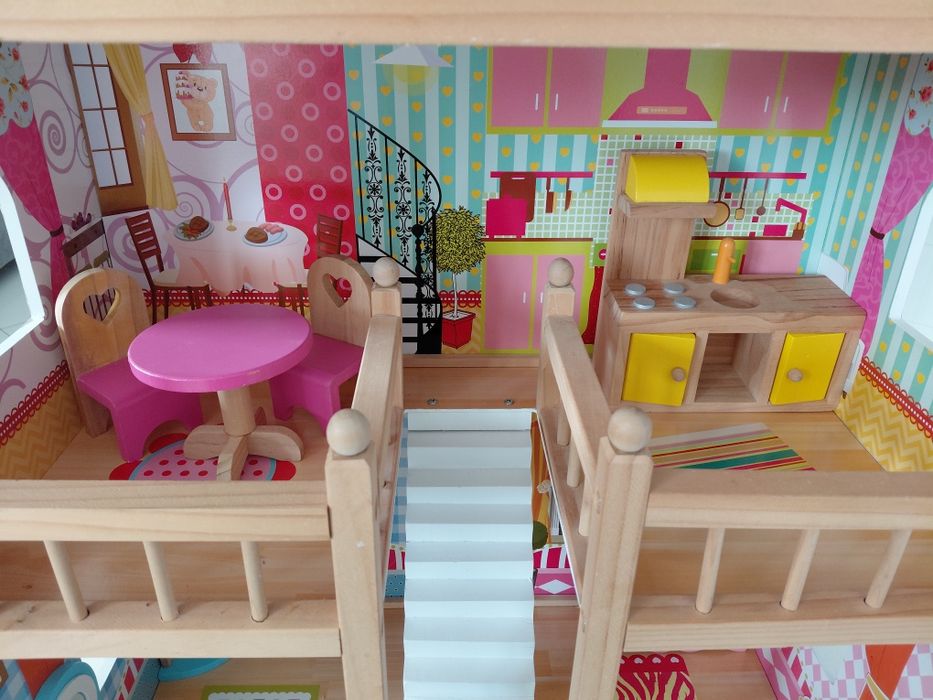 Domek dla lalek z mebelkami