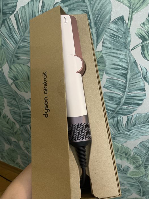 Dyson airstrait.