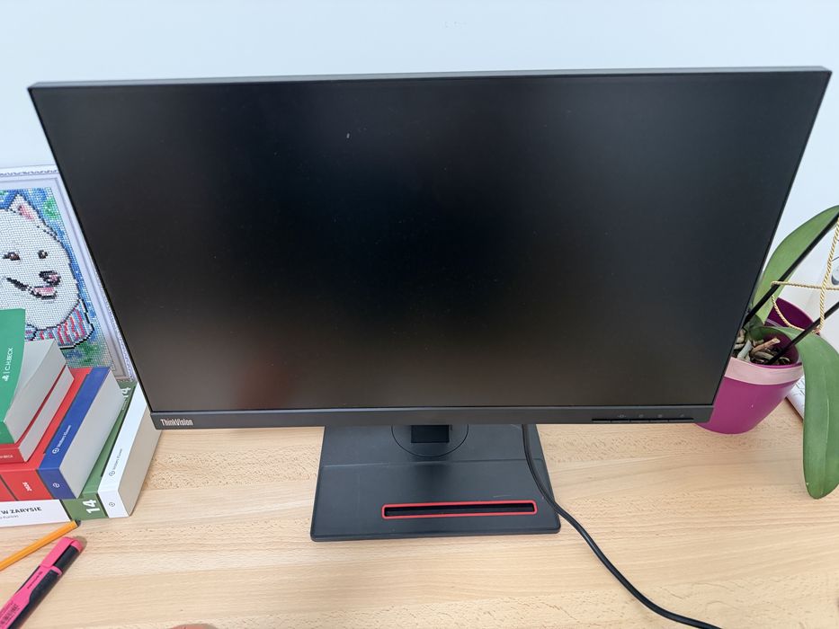 Monitor lenovo thinkvision 24 cale t24m-10 qbase stan idealny z zasilaczem