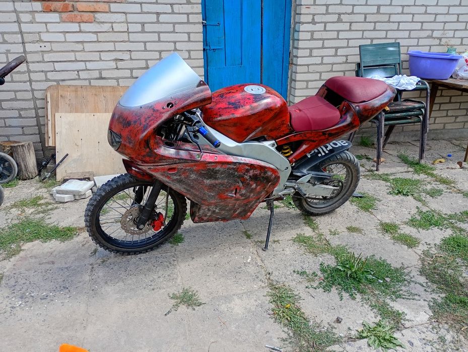Продам або Обміняю кастомний мотоцикл на авто  ціна на до  п'ятниці  потрібний новий камутатор