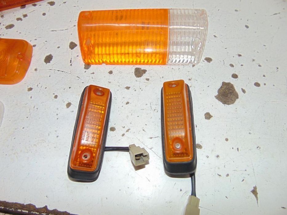 Toyota antigos farolins