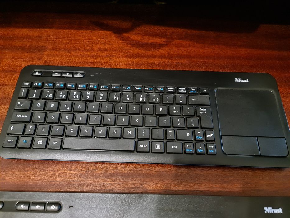 Selling TRUST Wireless Keyboard with Touchpad64584699289475121