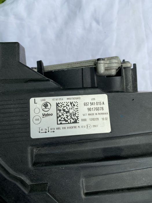 Фара Škoda skala ліва