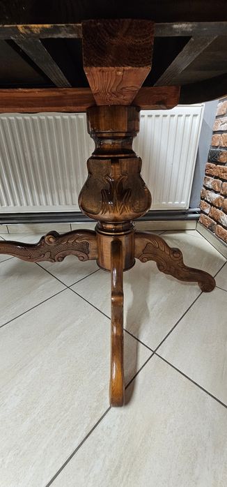 Zestaw mebli: rozkladany owalny stół + 6 krzeseł elektrycznych