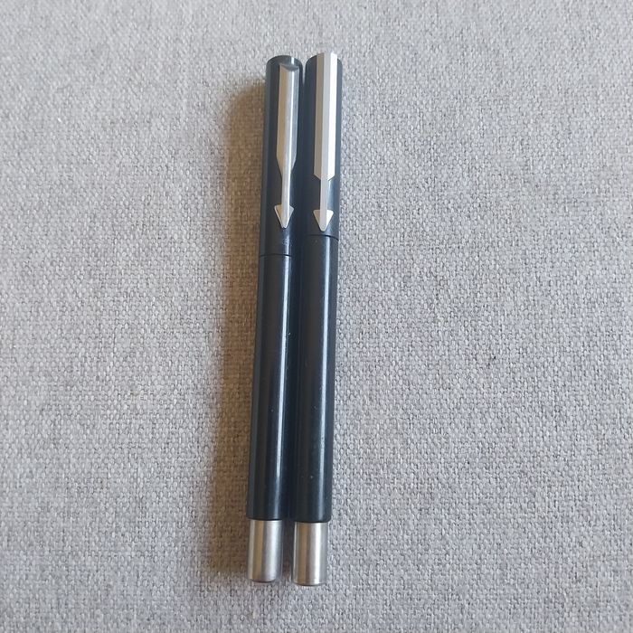 Lote 2 Canetas Vintage Parker Vector Rollerball Pretas (Anos 80)
