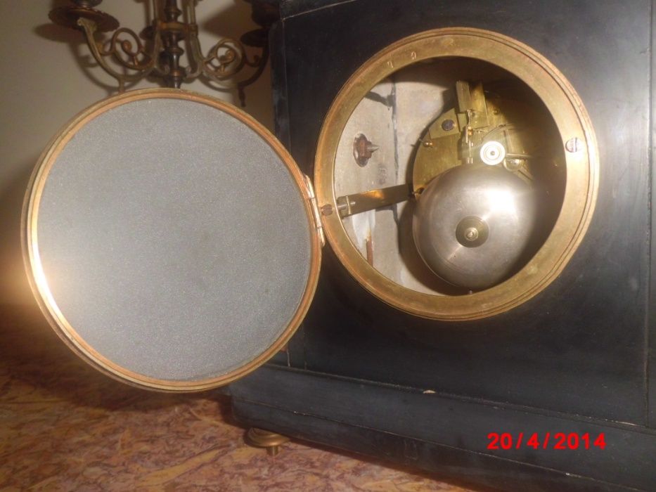 Relógio antigo no qual inclui dois abatjours - conjunto - antigo