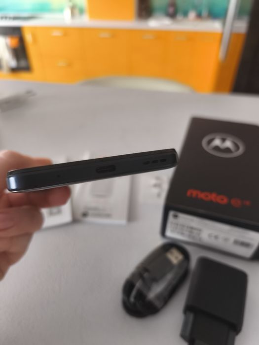 Motorola Moto E13 8GB/128GB Cosmic Black

Стан смартфона на фото:

Всі